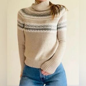 RUE & WILLOW Cozy Beige Turtleneck Sweater with Gray Stripe Detail size S